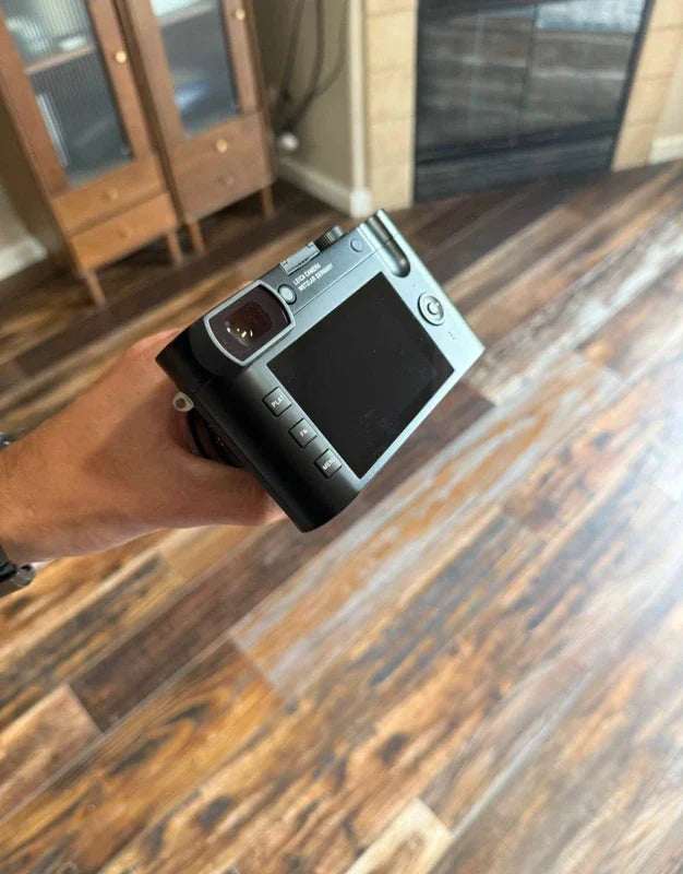 Leica Q2 47MP Full Frame Camera – Summilux 28mm f/1.7 – Excellent Condition